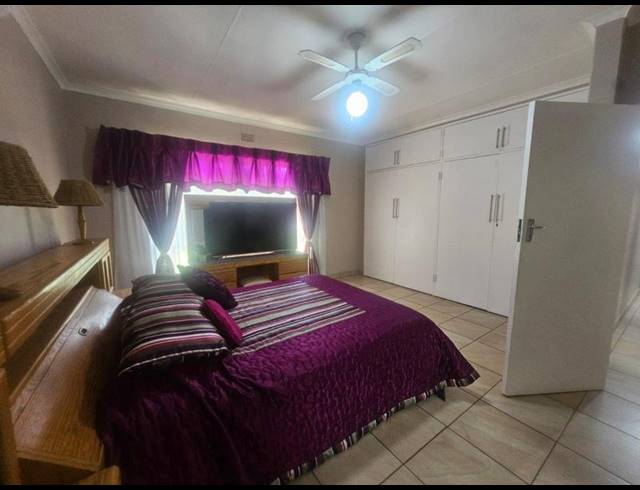 4 BEDROOM HOUSE FOR SALE IN VANDERBIJLPARK SE 2